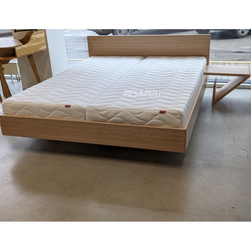 Leviteeriv voodi Zen 160x200 peatsiga + öökapp, pöök näidis